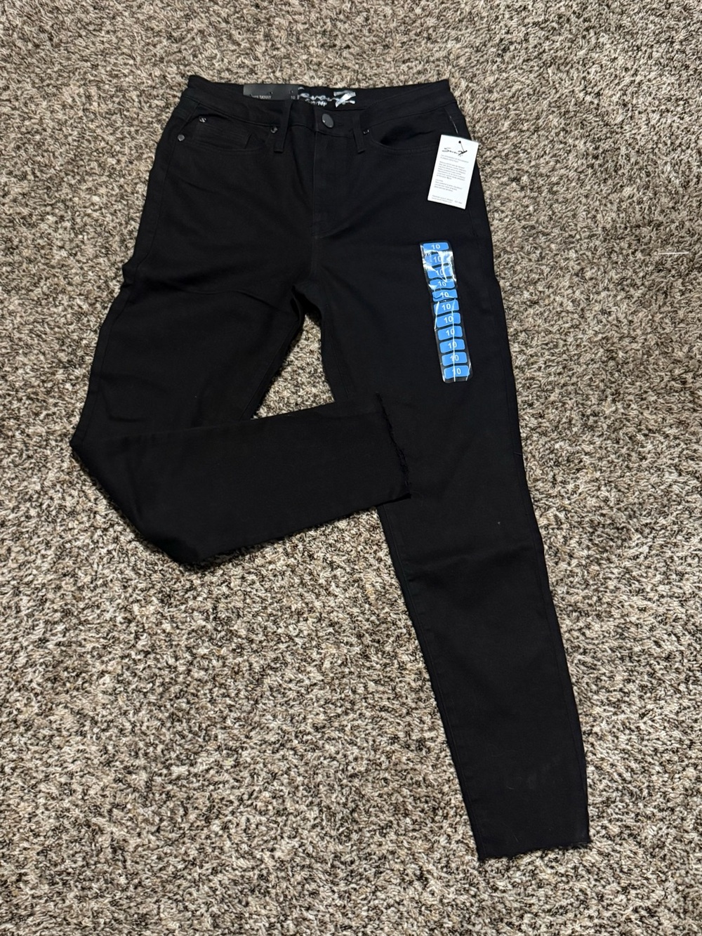 Seven7 Women’s Skinny Jeans in Black
